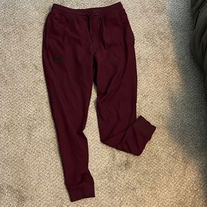 Maroon fitted joggers